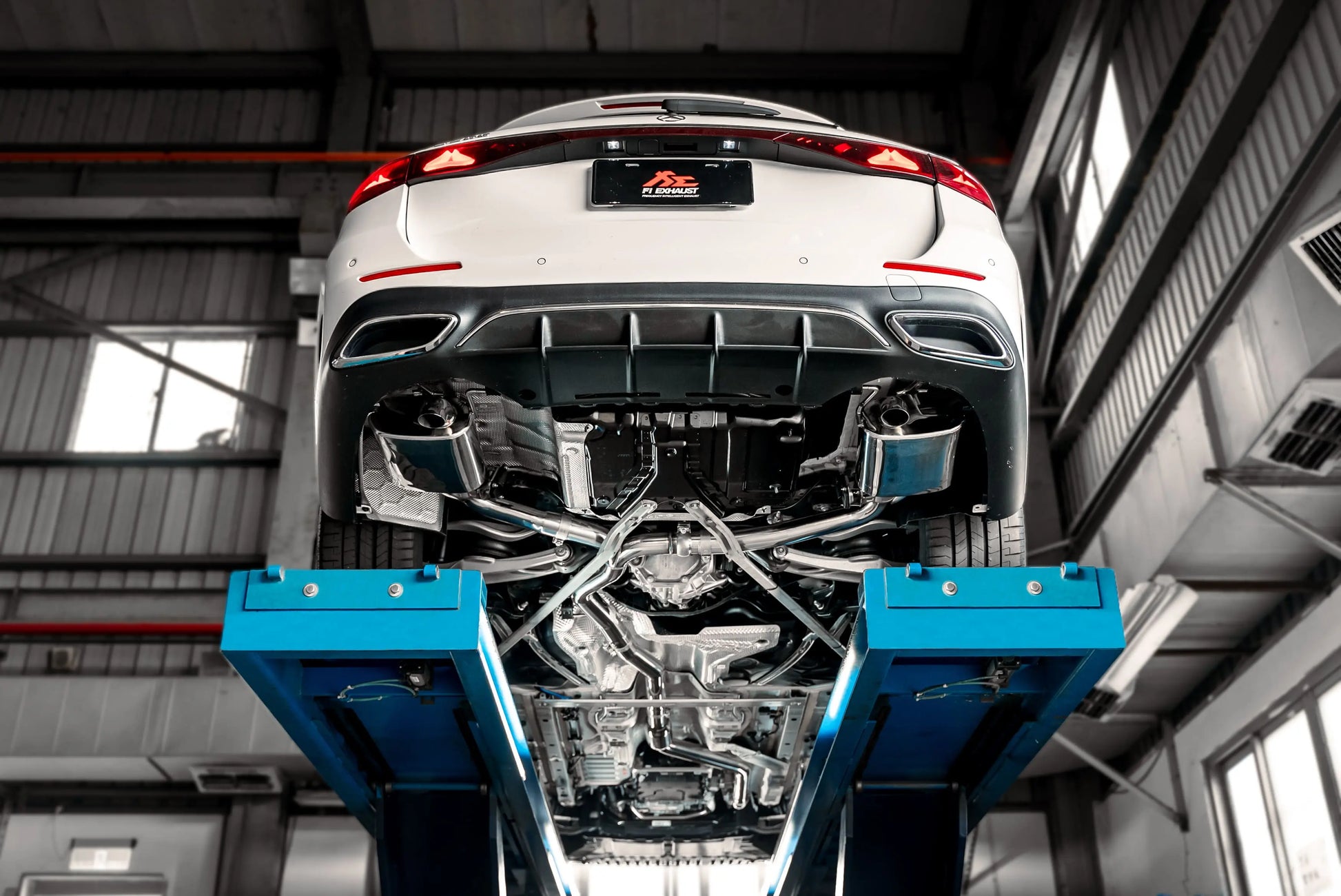 Fi EXHAUST для Mercedes-Benz E200 W214